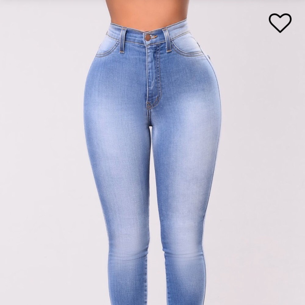 BNWOT Fashion Nova Classic High Waisted Jean